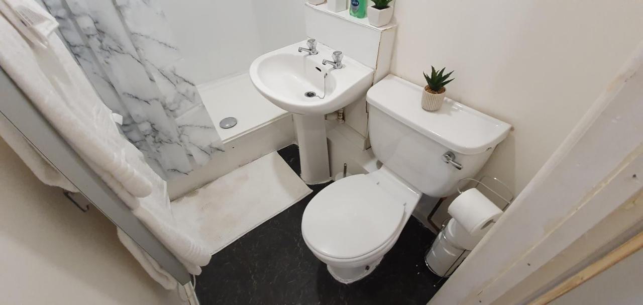 Fast Broadband, Budget Stay, Free Netflix. Appartement Cardiff
